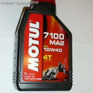 Négy ütemû motorolaj, 7100 10W40 kép